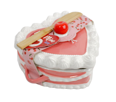 FIGURAL HEART CAKE BRIE BAKER