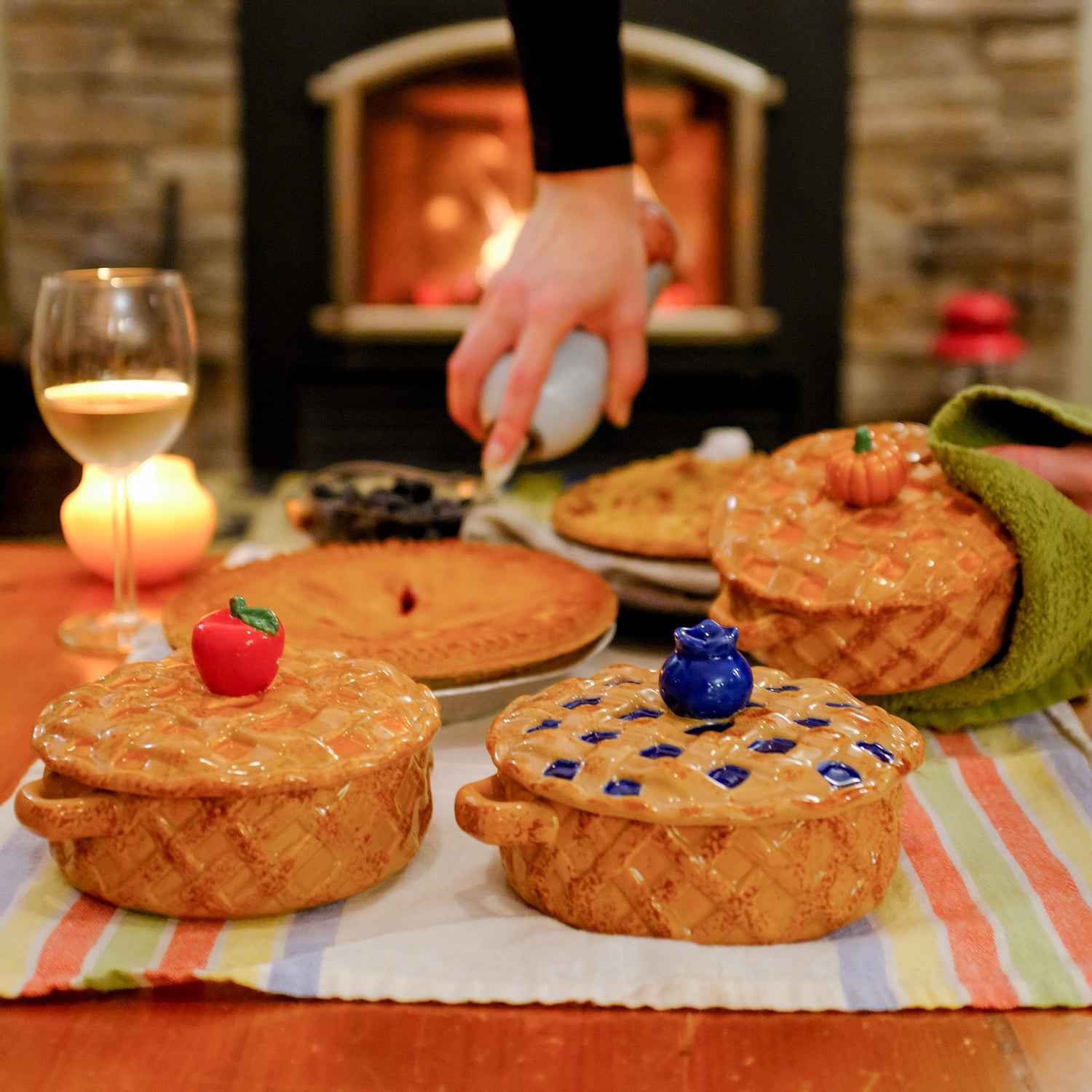 FIGURAL PIE BRIE BAKERS