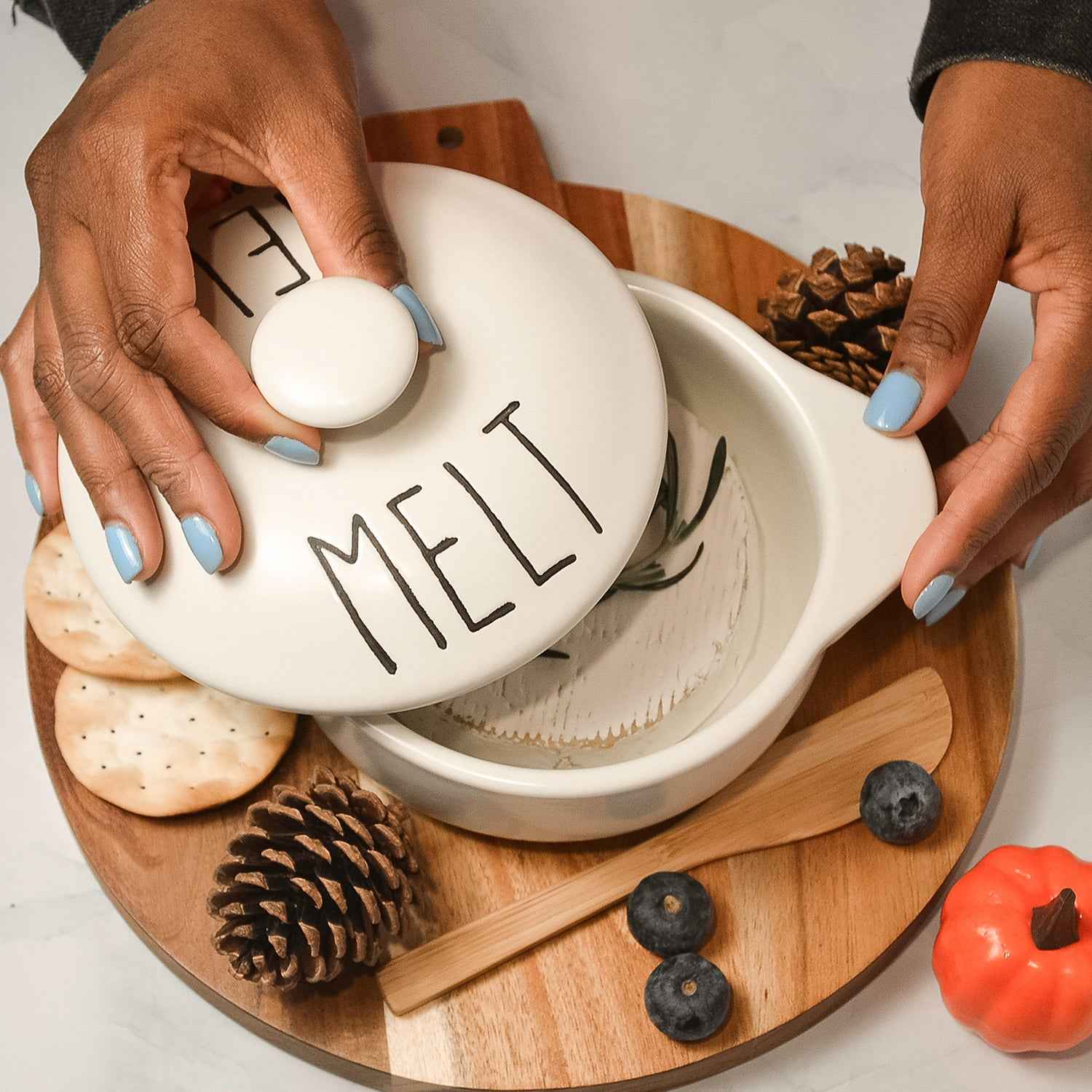 "MELT" BRIE BAKER